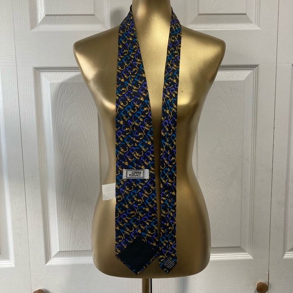 GIANNI VERSACE 100% Italian Silk Tie. NTW. VERSACE ♥️ - Picture 3 of 6